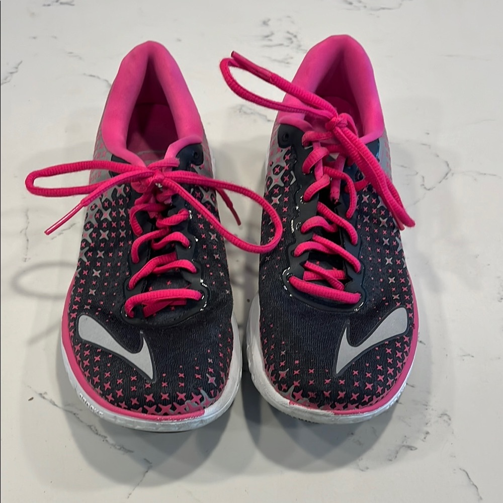 Women’s BROOKS Pure 5 Running Shoes Size: 8